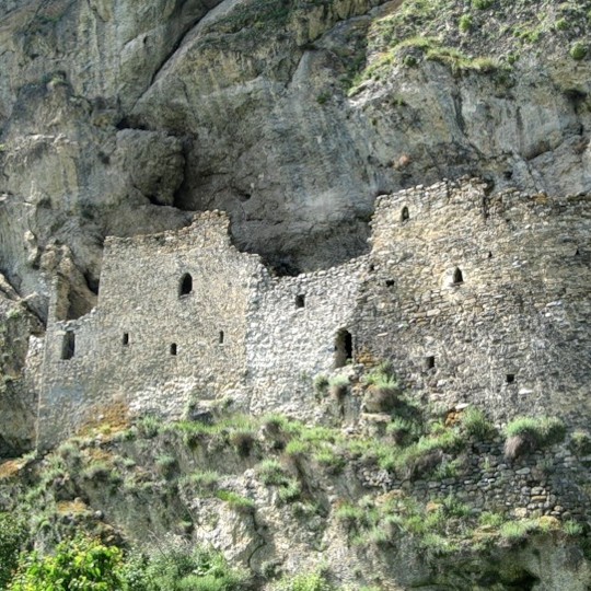 Дзивгисская наскальная крепость